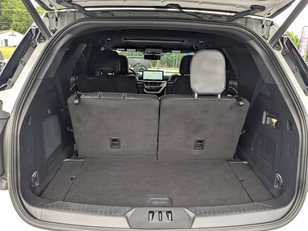 2025 Ford Explorer ST photo 23