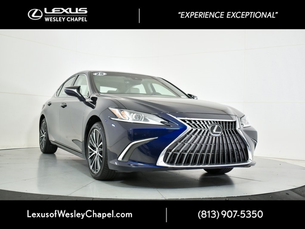 2025 Lexus ES 350's photo