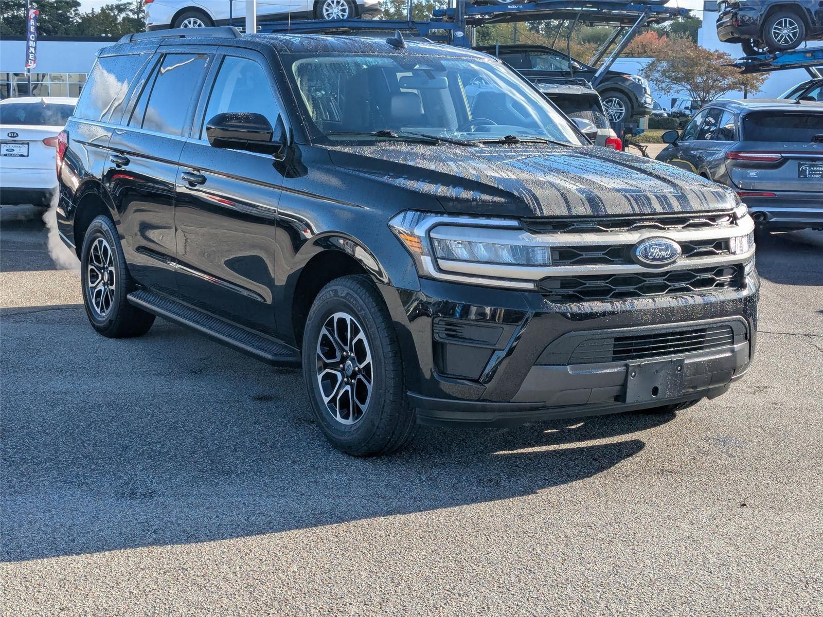 2024 Ford Expedition XLT photo 3