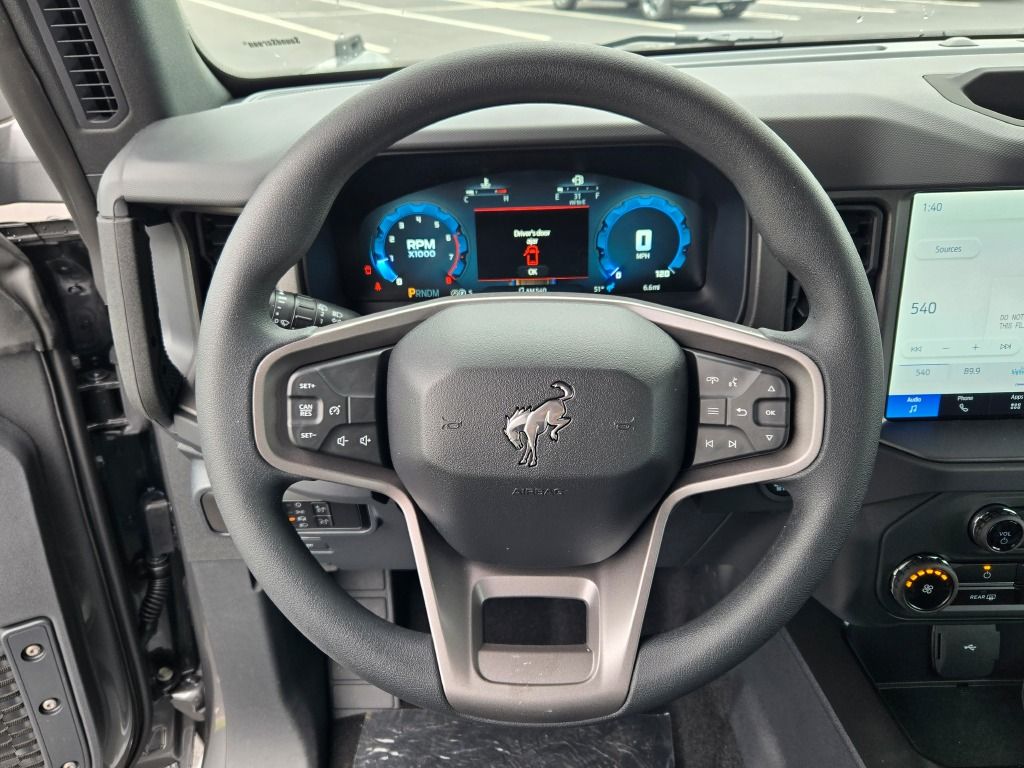 2025 Ford Bronco Base photo 22