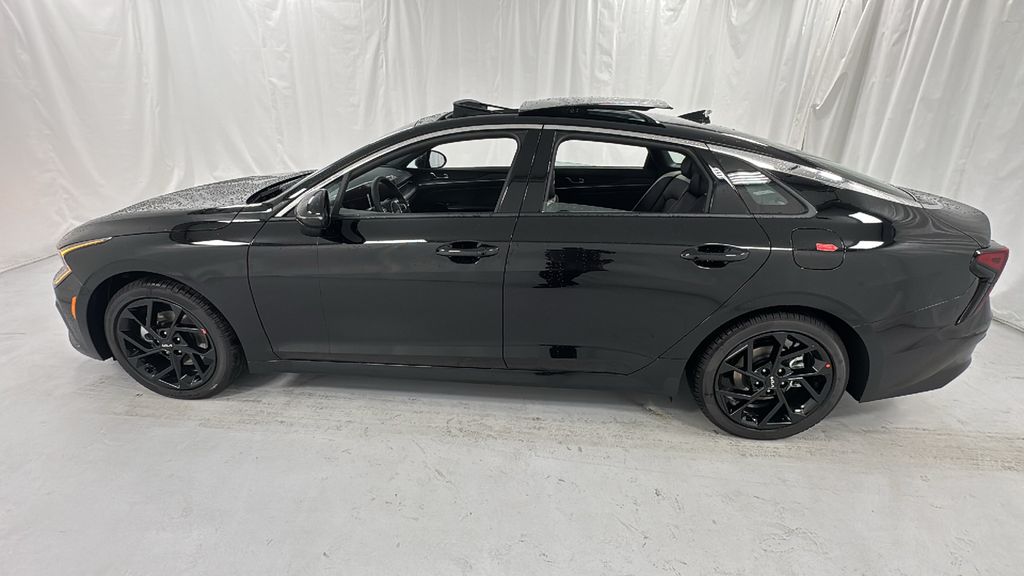 2026 Kia K5 GT-Line photo 6