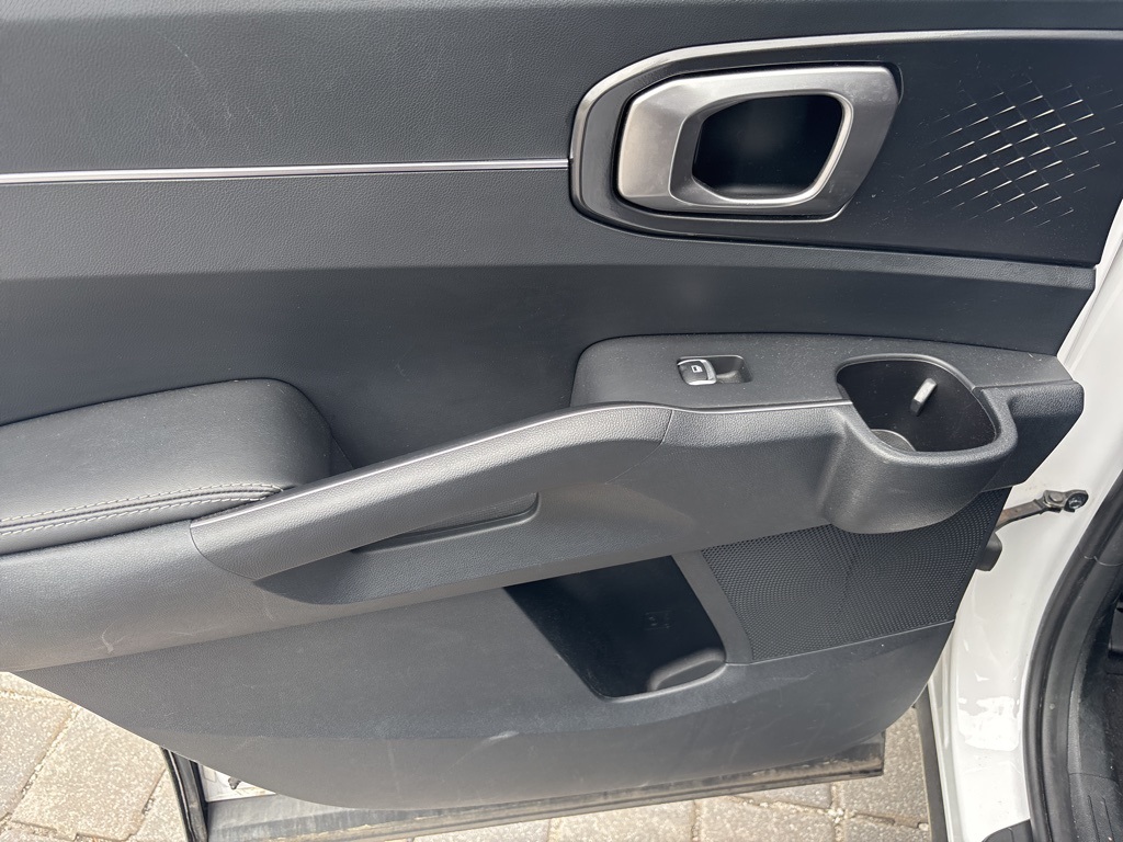 2023 Kia Sorento LX photo 27