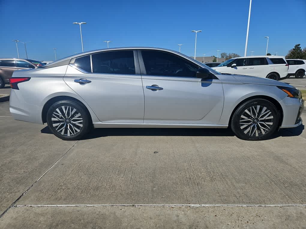 2024 Nissan Altima SV