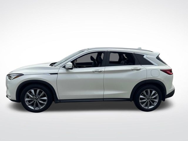 2022 Infiniti QX50 Luxe photo 2