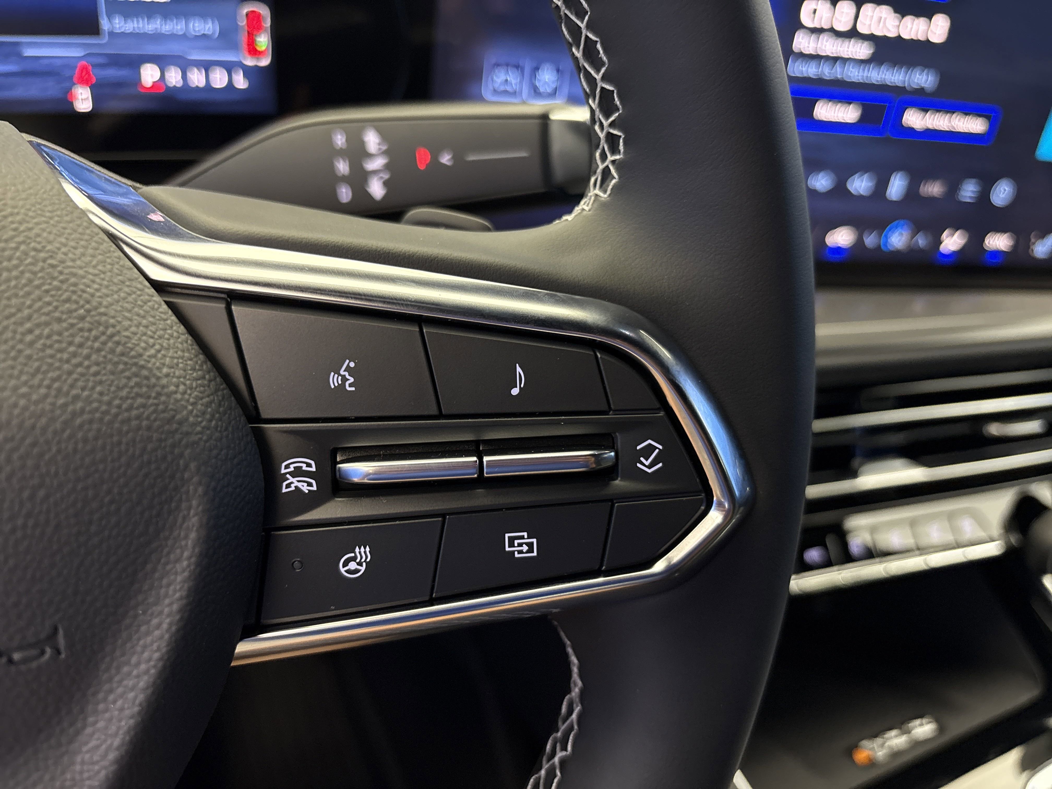 2026 Chevrolet Traverse photo 14