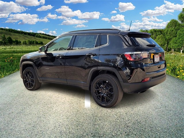 2026 Jeep Compass Latitude Altitude photo 2