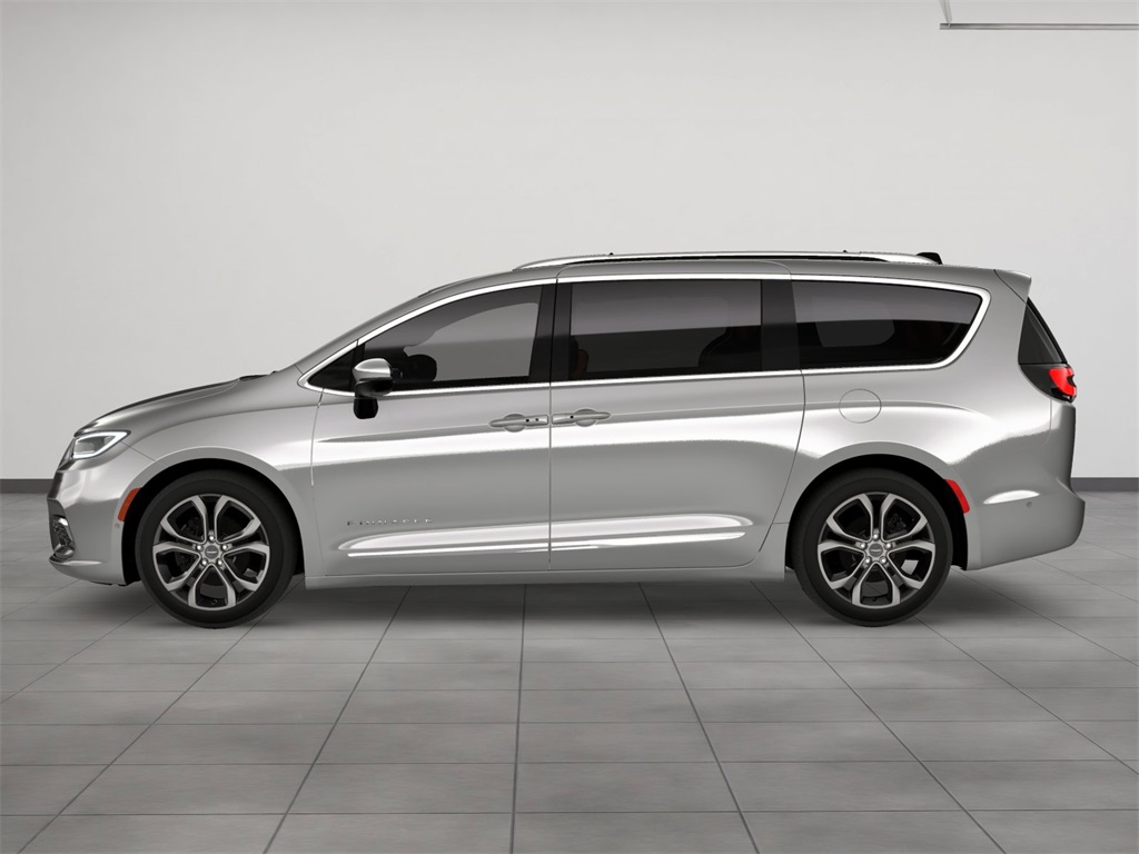 2026 Chrysler Pacifica Pinnacle photo 3