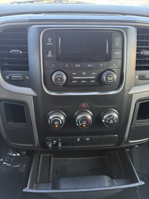 2015 Ram 1500 Tradesman photo 2