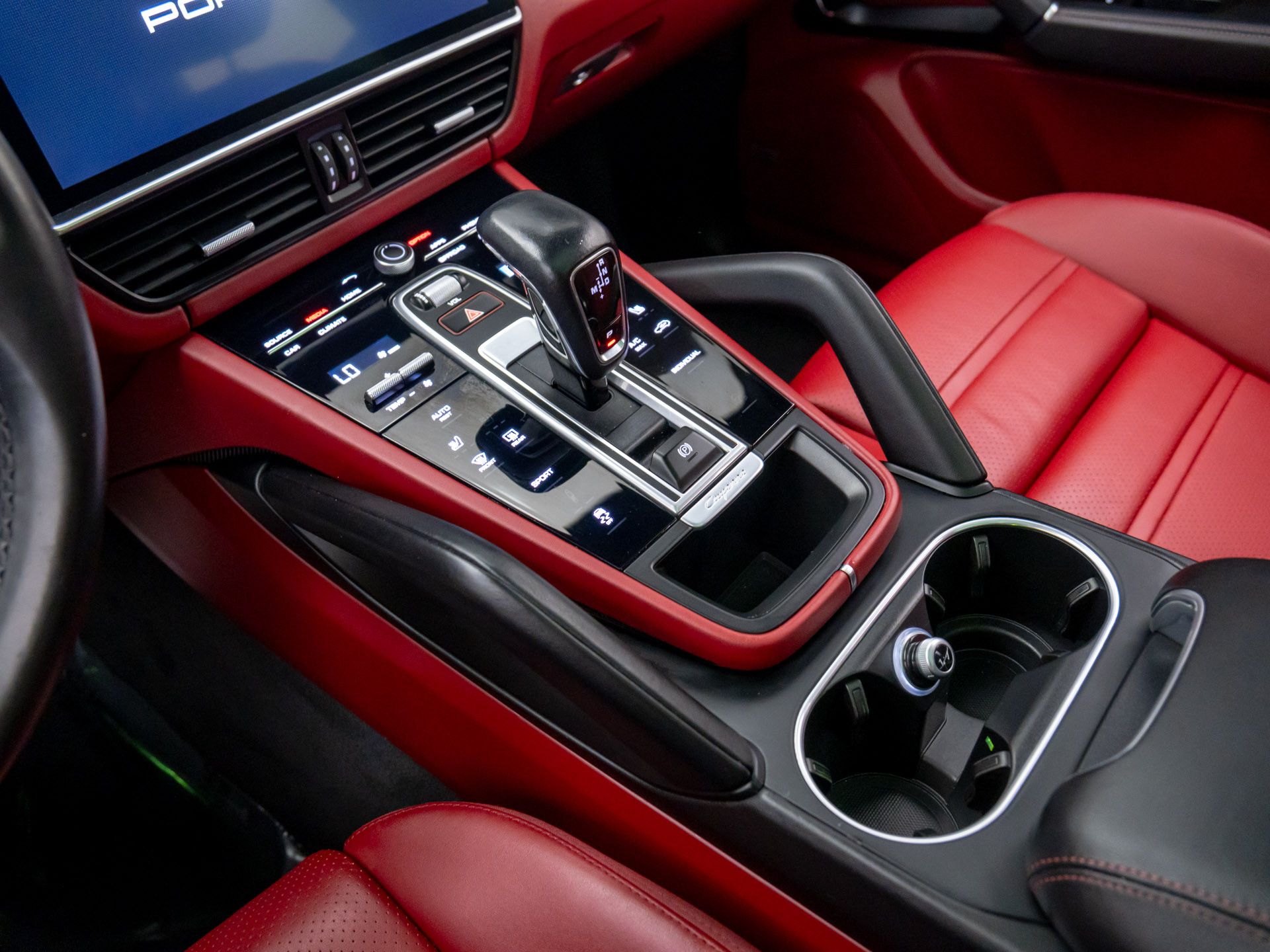 2022 Porsche Cayenne Base photo 13