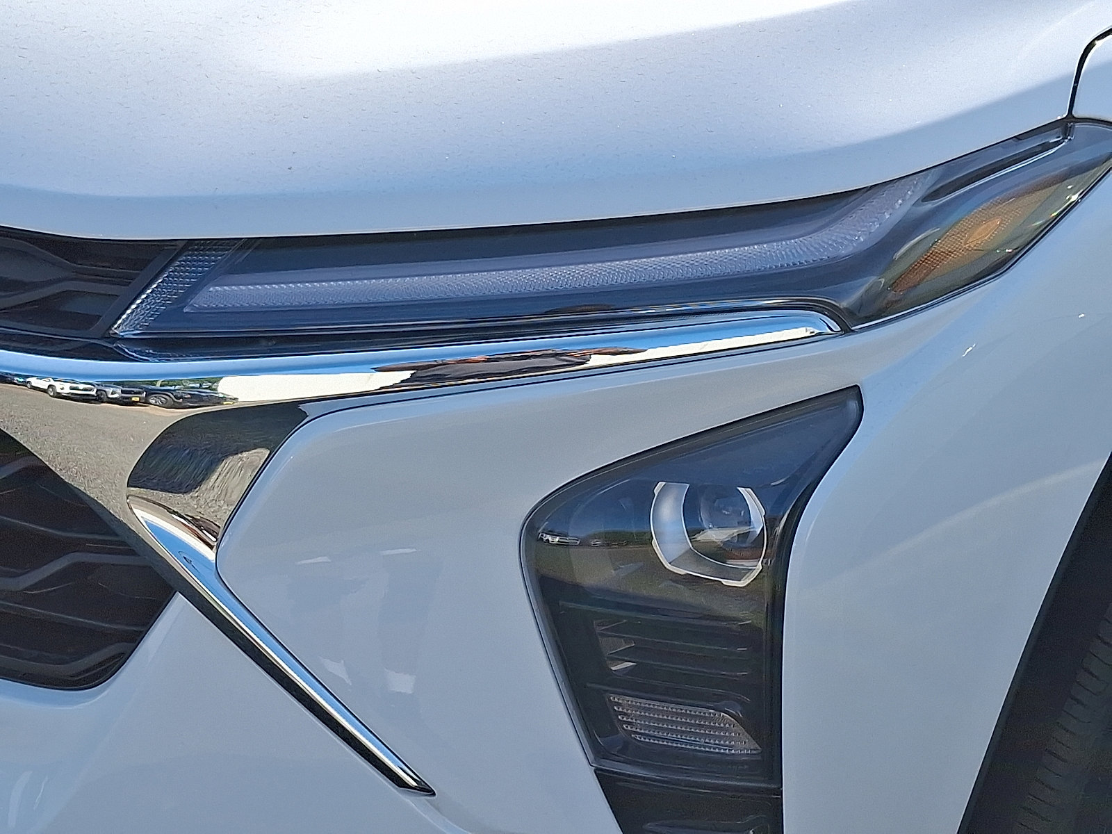 2025 Chevrolet Trax LT photo 3