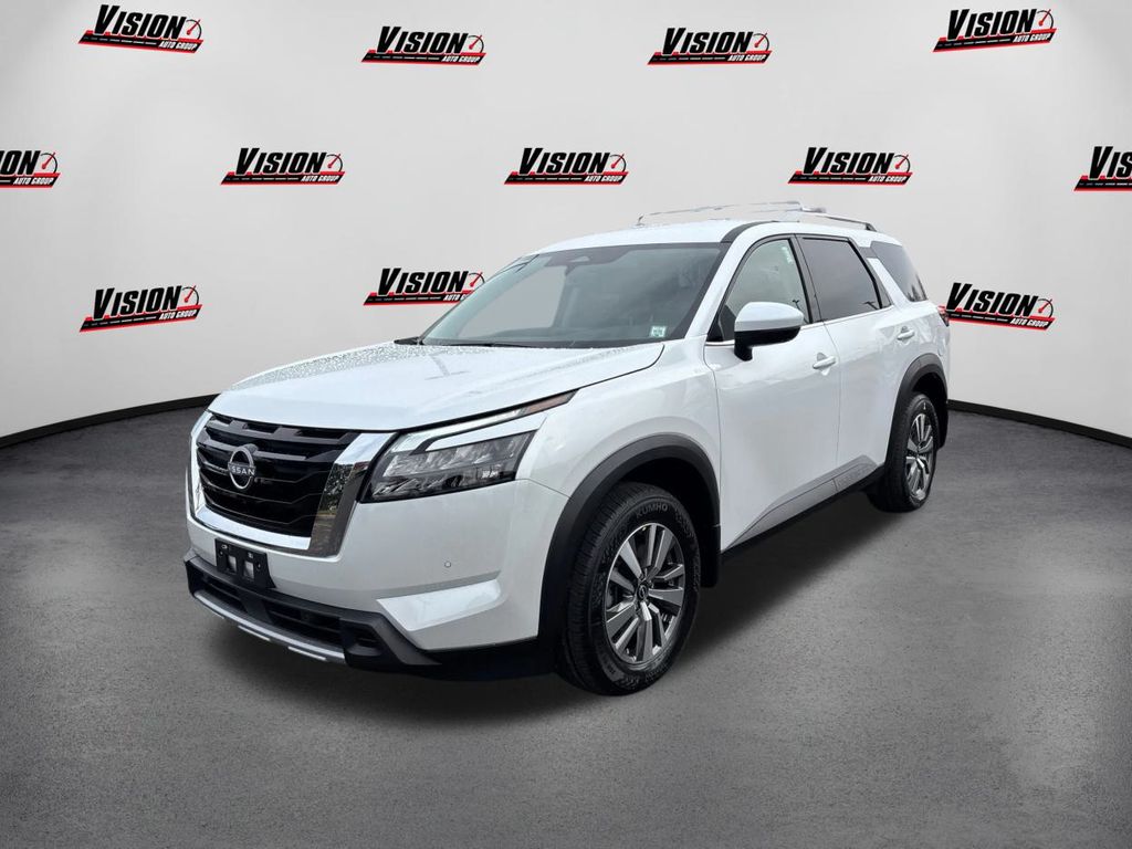 2025 Nissan Pathfinder SL's photo