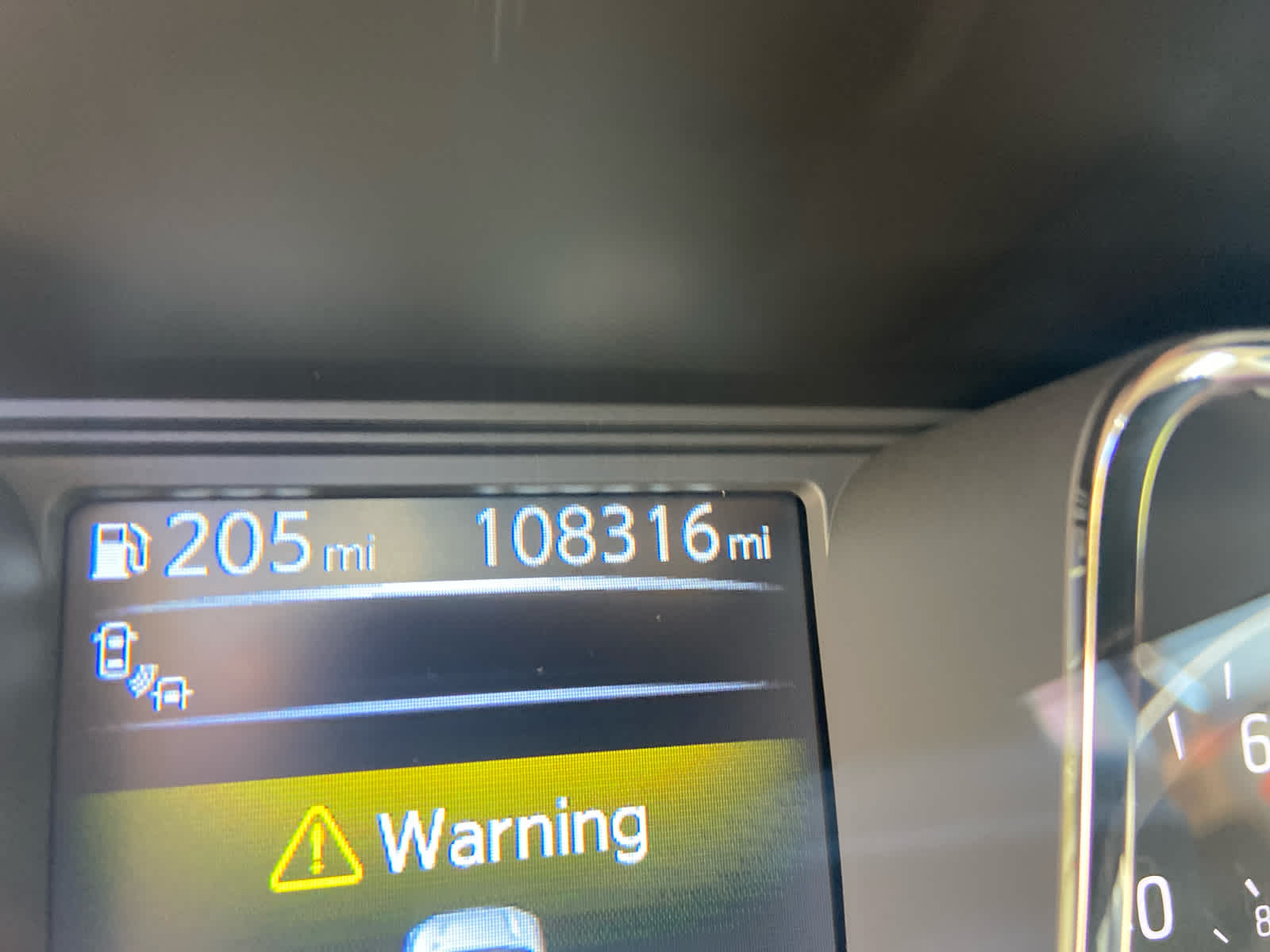 2017 Nissan Titan SV Crew Cab photo 25