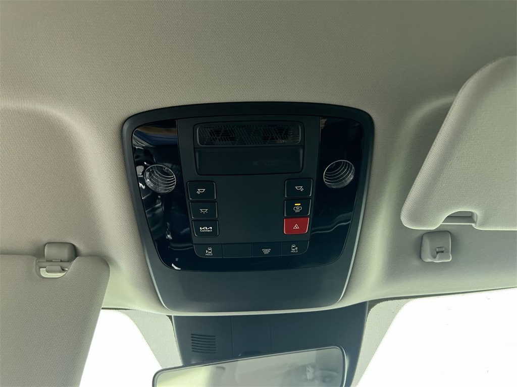 2026 Kia Carnival LX photo 19