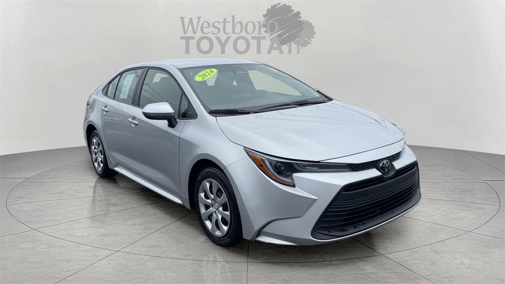 2024 Toyota Corolla LE's photo
