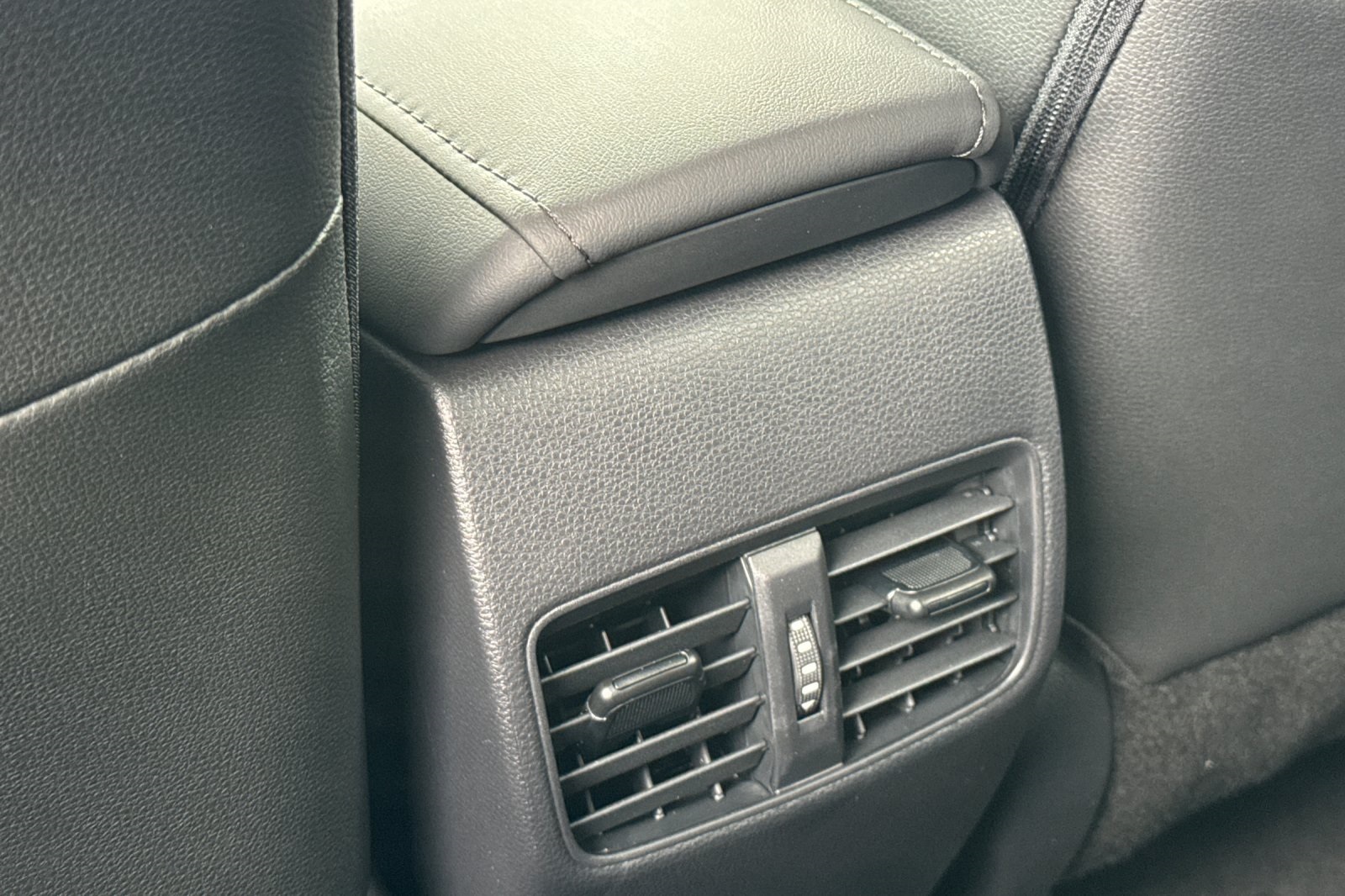 2026 Toyota Corolla Cross XLE photo 13