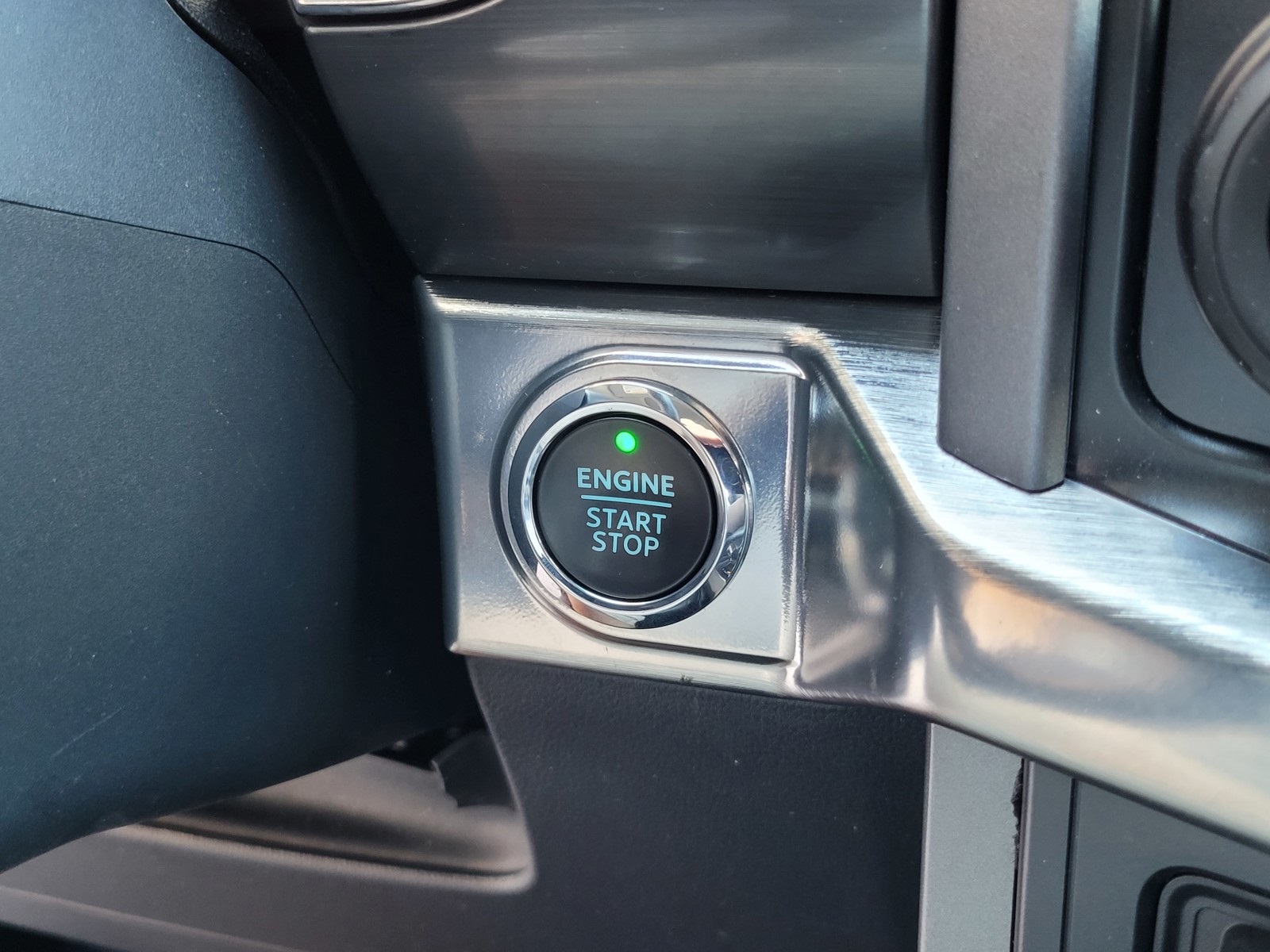 2021 Ford F-150 Lariat photo 25