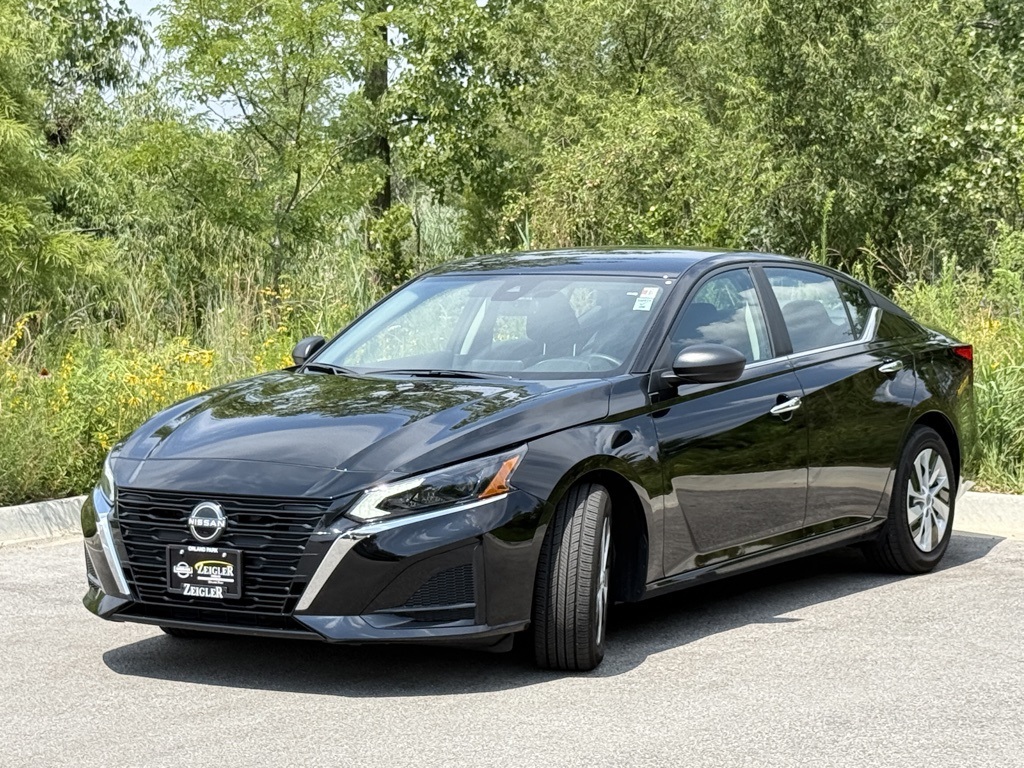 2025 Nissan Altima 2.5 S photo 2