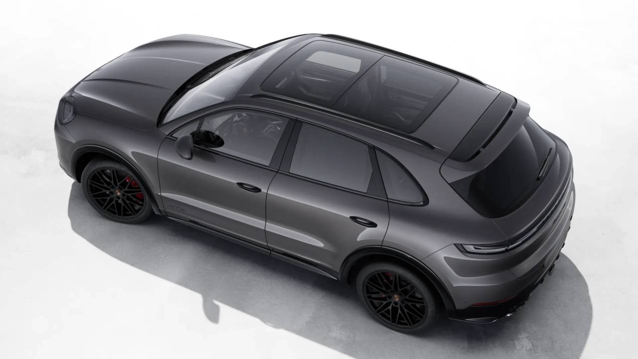 2026 Porsche Cayenne GTS photo 4