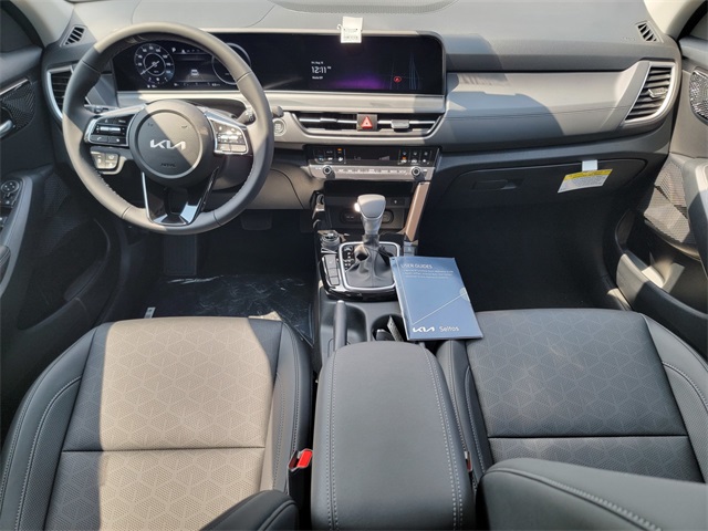 2026 Kia Seltos EX photo 18