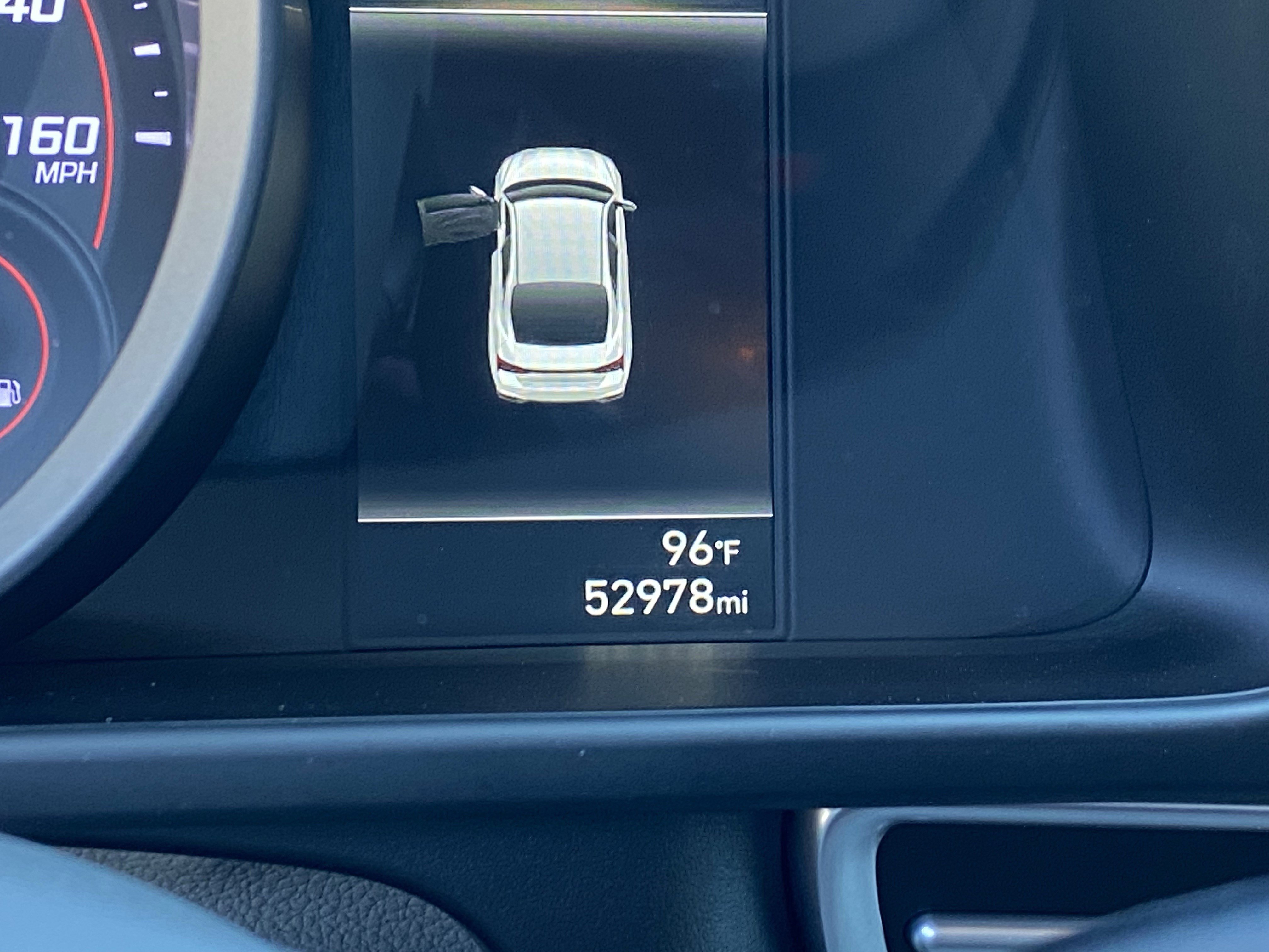 2023 Hyundai Elantra SEL photo 4