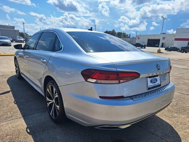 2021 Volkswagen Passat 2.0T SE photo 3