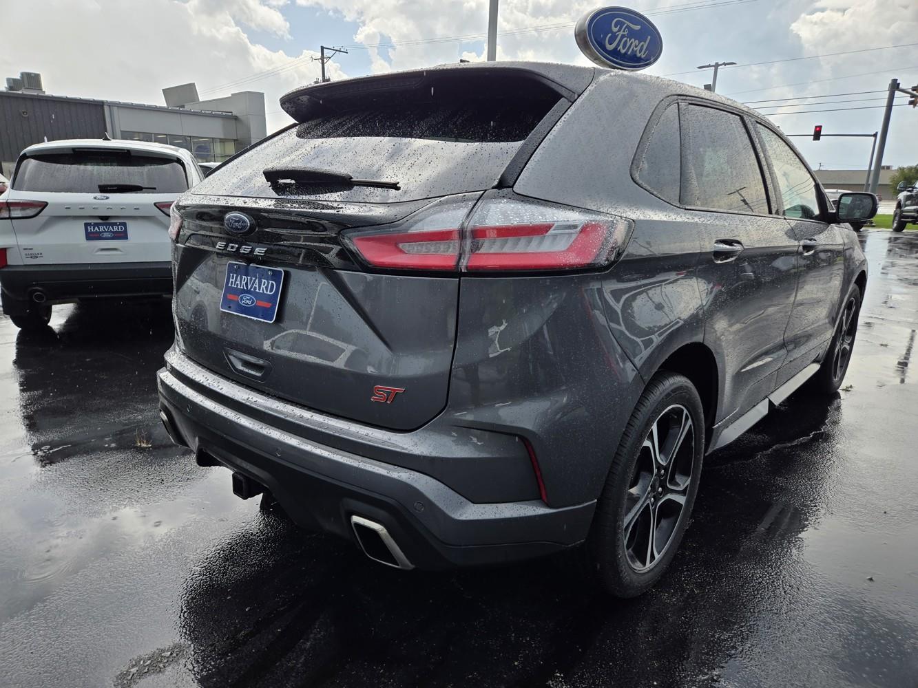 2024 Ford Edge ST photo 2