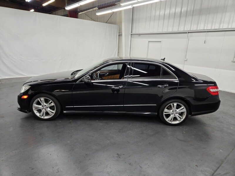 2013 Mercedes Benz E 350 photo 2