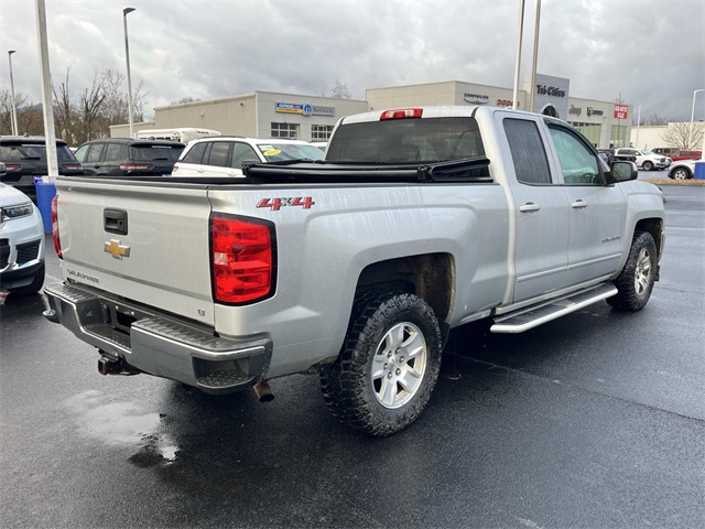 2018 Chevrolet Silverado 1500 LT photo 3