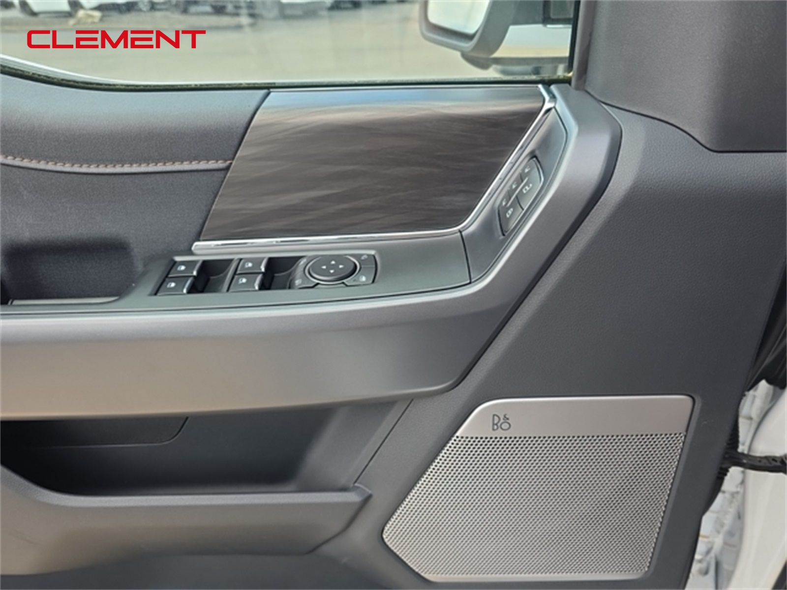 2025 Ford F-150 Lariat photo 22