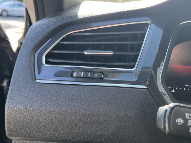 2024 Volkswagen Tiguan SE R-Line Black photo 30