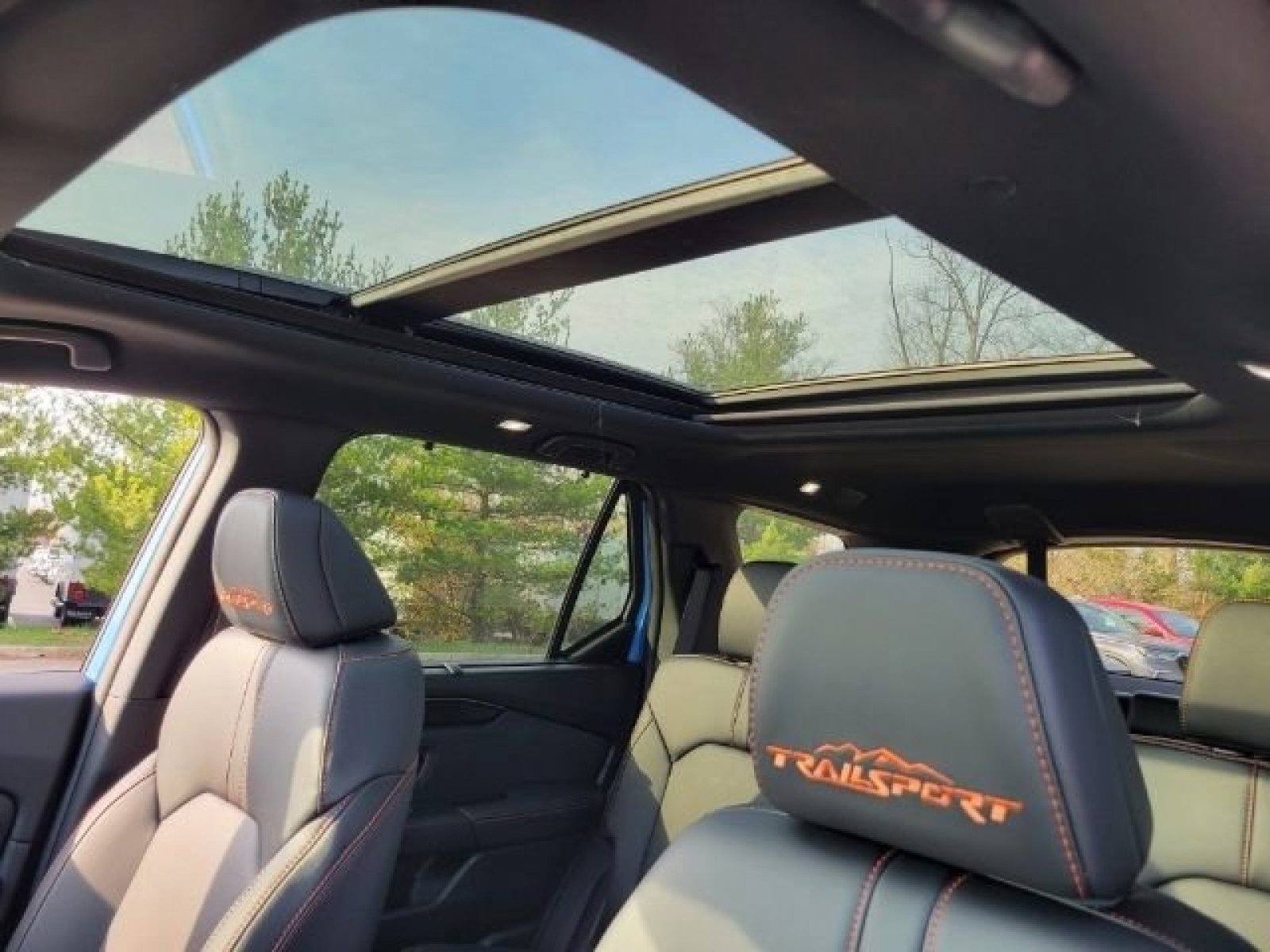 2025 Honda Pilot TrailSport photo 3