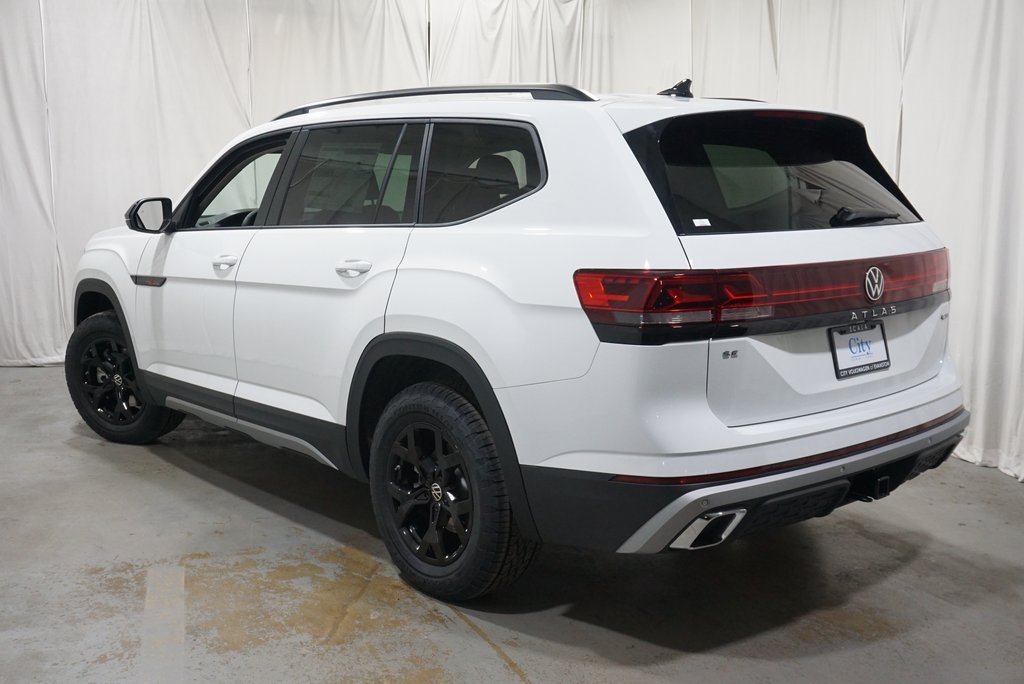 2025 Volkswagen Atlas Peak Edition SE photo 9