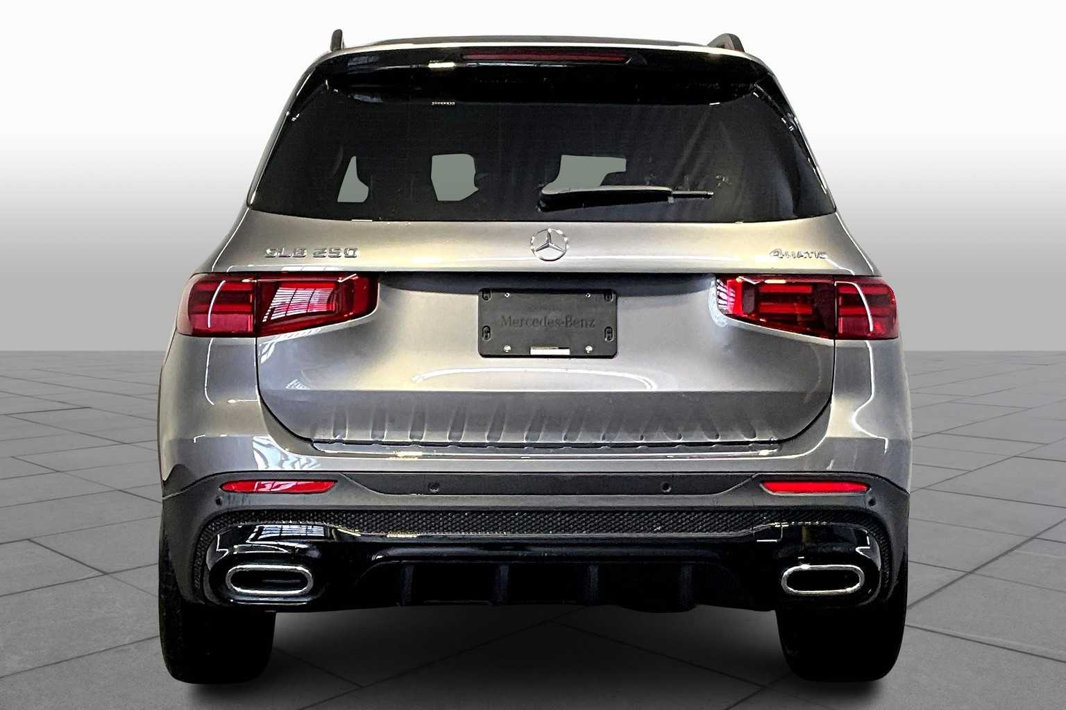 2025 Mercedes Benz GLB 250 4MATIC photo 4