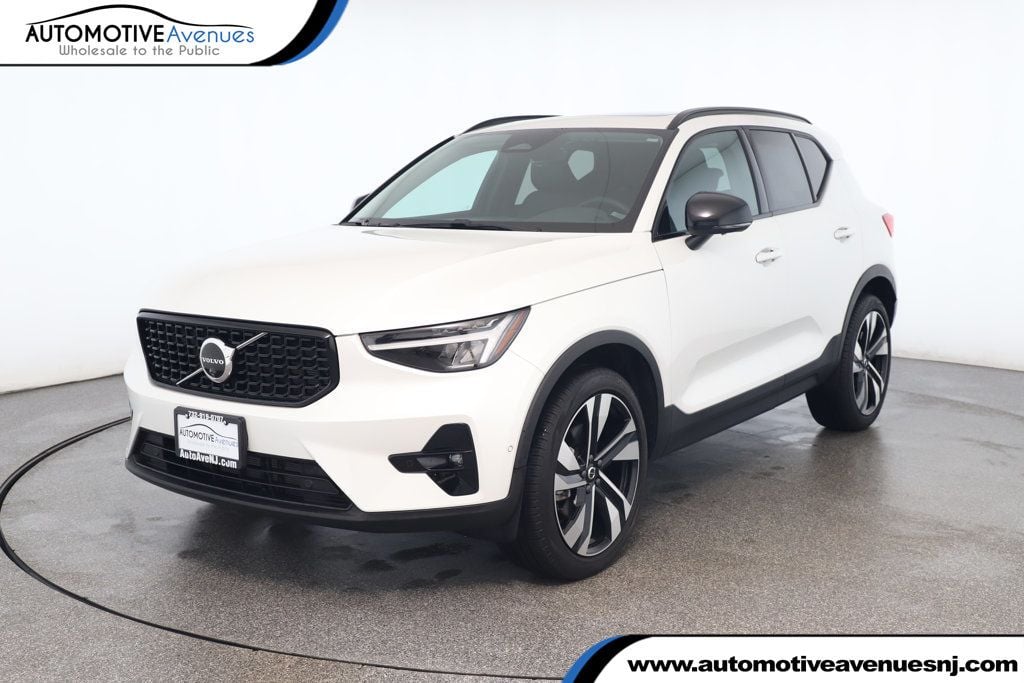 2024 Volvo XC40 Plus