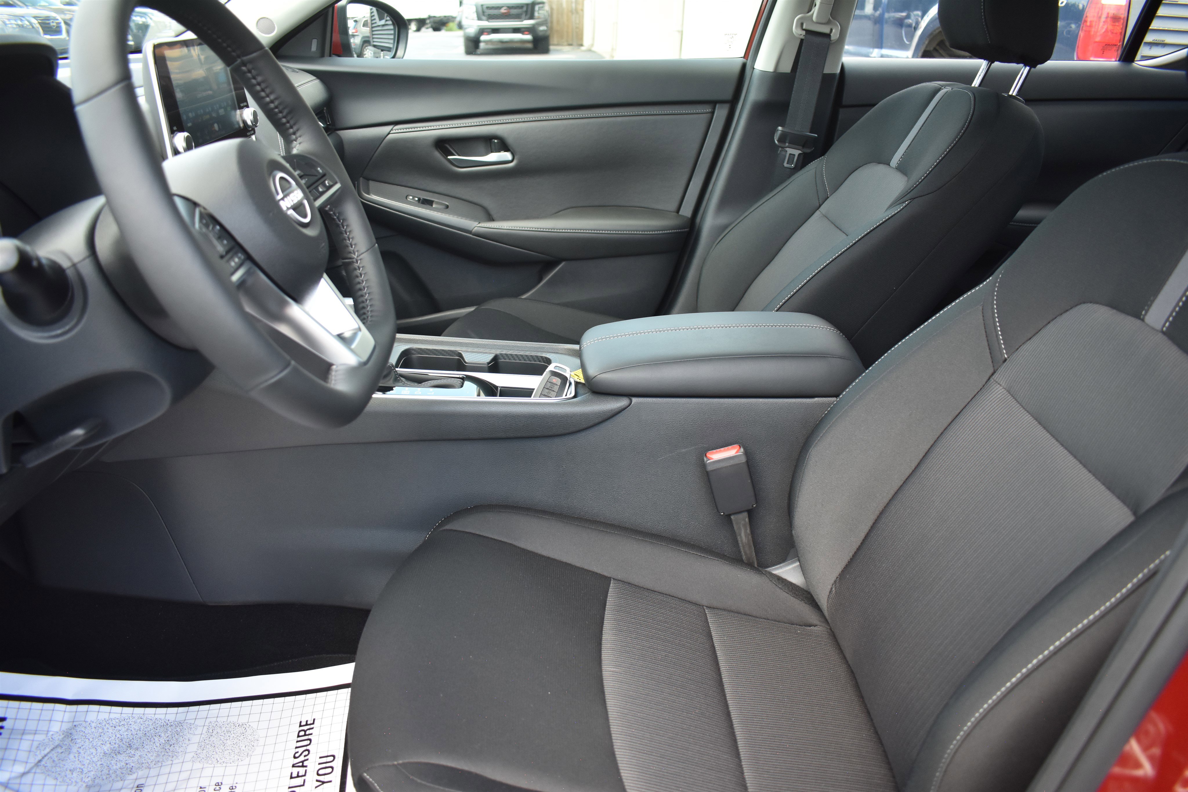 2025 Nissan Sentra SV photo 5