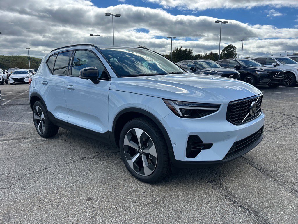 2026 Volvo XC40 Plus