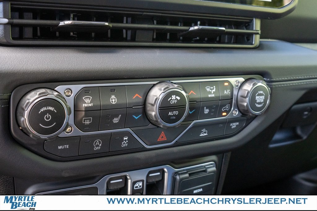 2025 Jeep Gladiator Sport photo 19