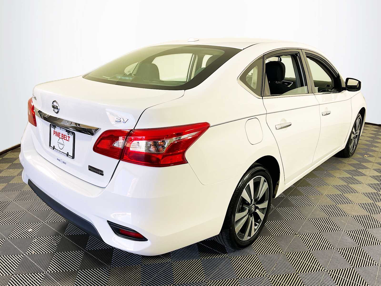 2019 Nissan Sentra SV photo 2