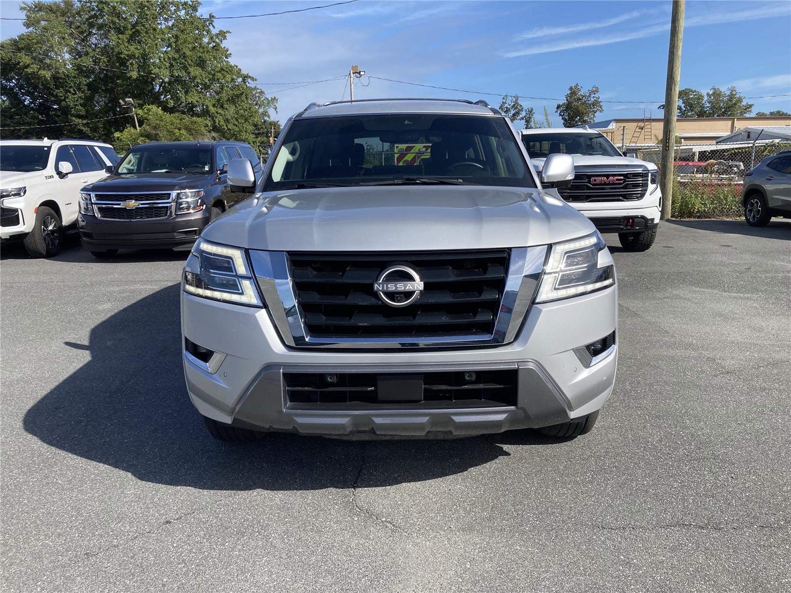 2022 Nissan Armada SL photo 3