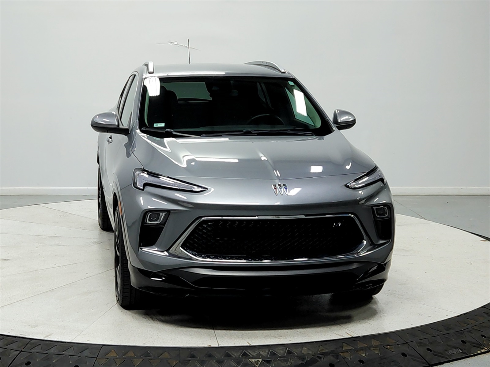 2024 Buick Encore GX Sport Touring photo 2