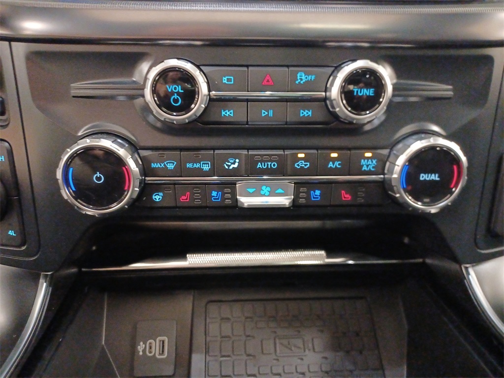 2025 Ford F-150 Raptor photo 35
