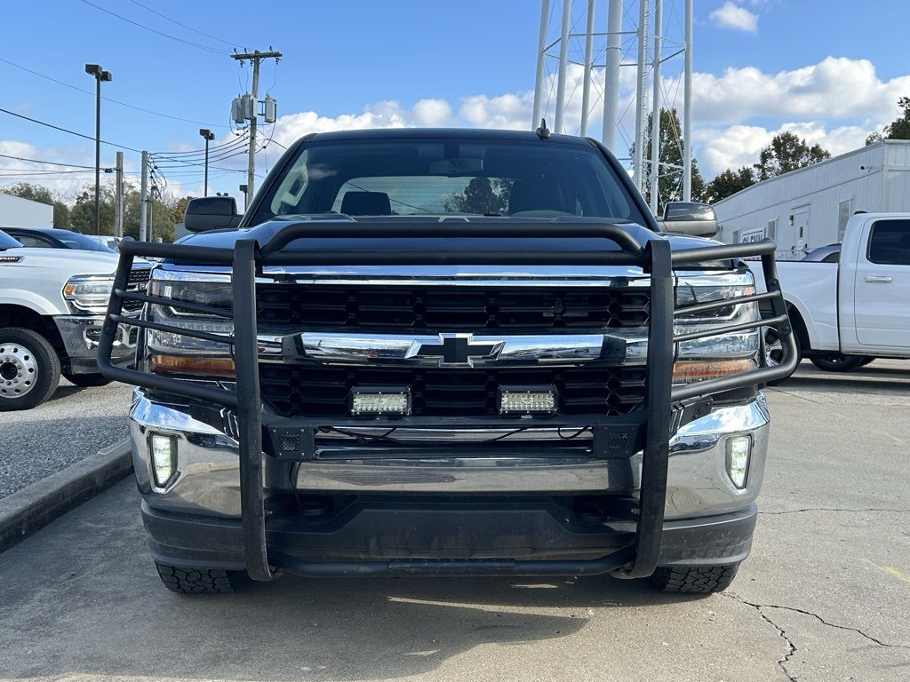 2018 Chevrolet Silverado 1500 LT photo 3