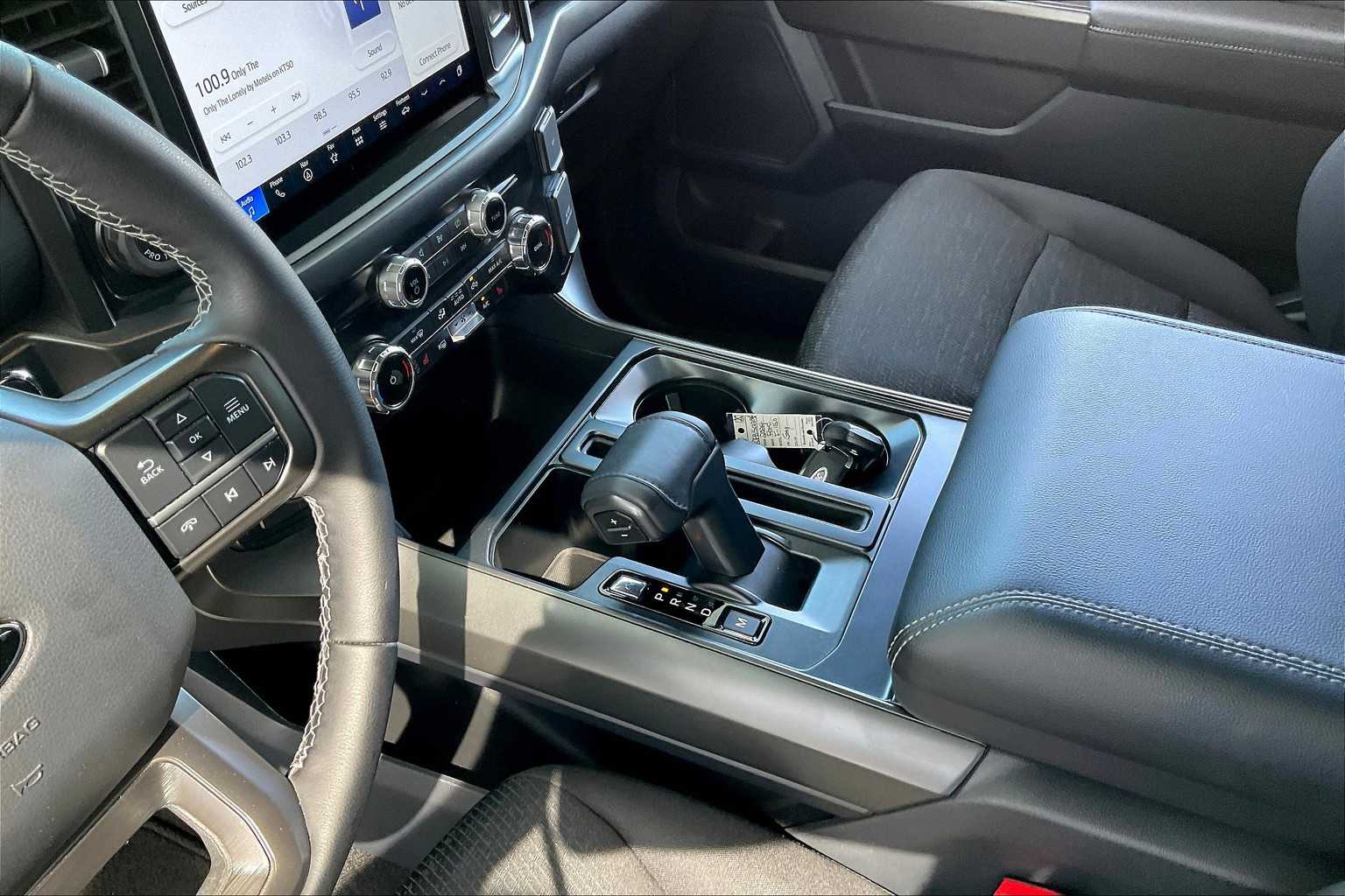 2024 Ford F-150 XLT photo 16