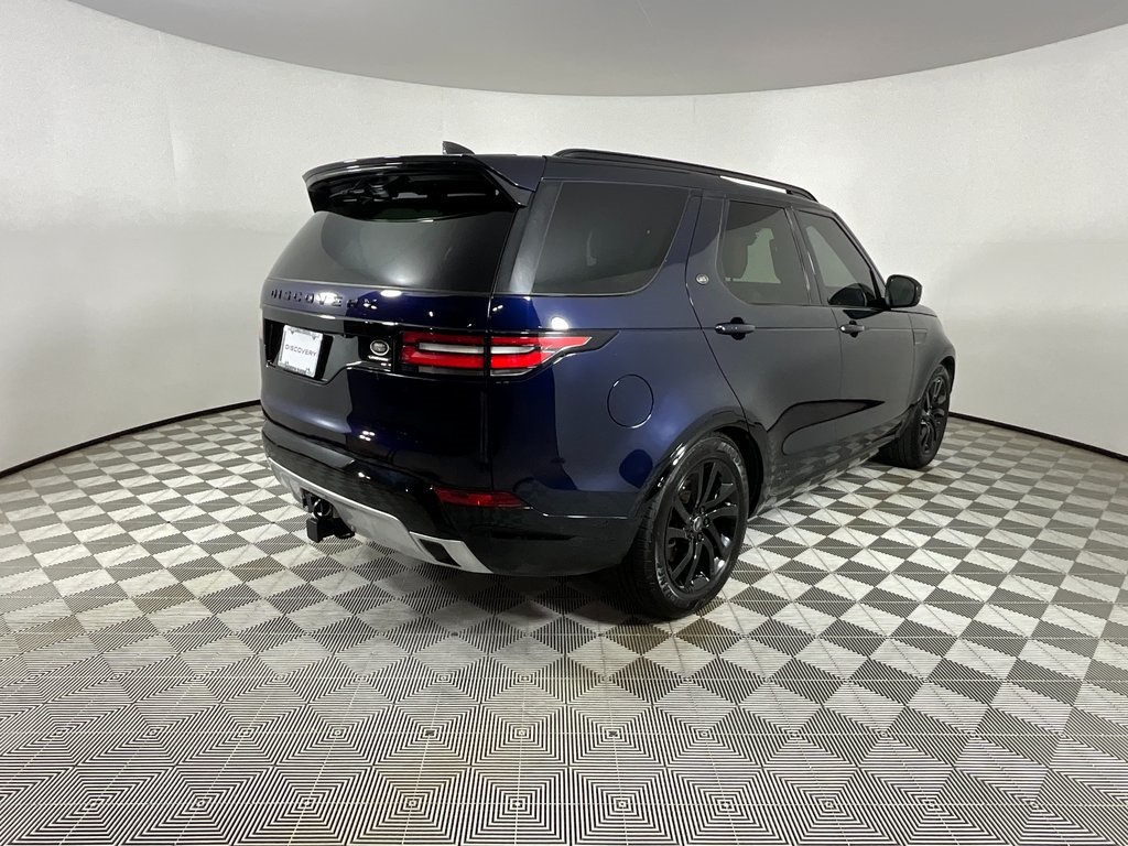 2020 Land Rover Discovery Landmark photo 3