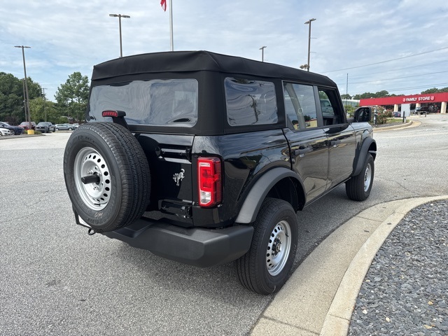 2025 Ford Bronco Base photo 10