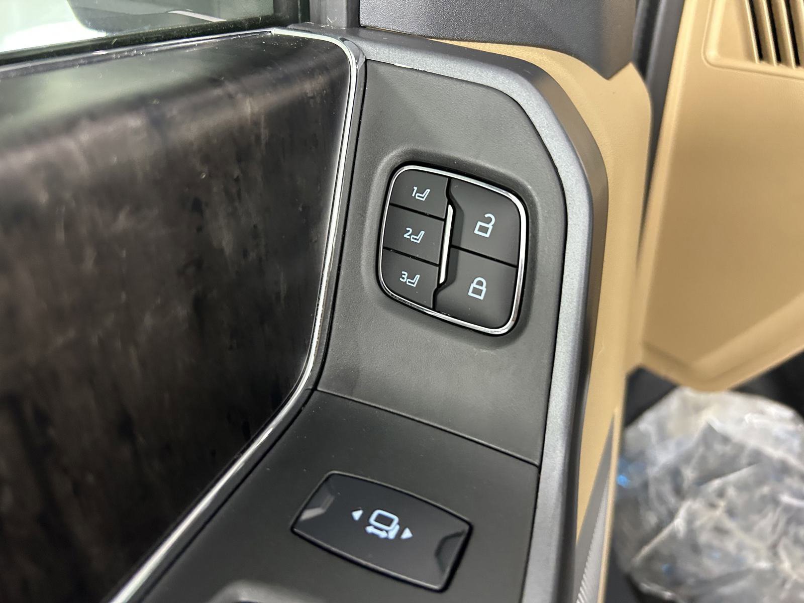 2025 Ford F-250 photo 19