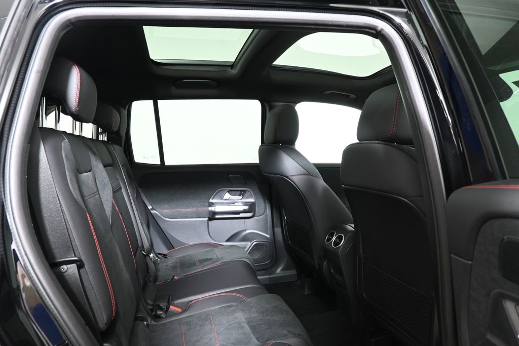 2025 Mercedes Benz GLB 250 4MATIC photo 17