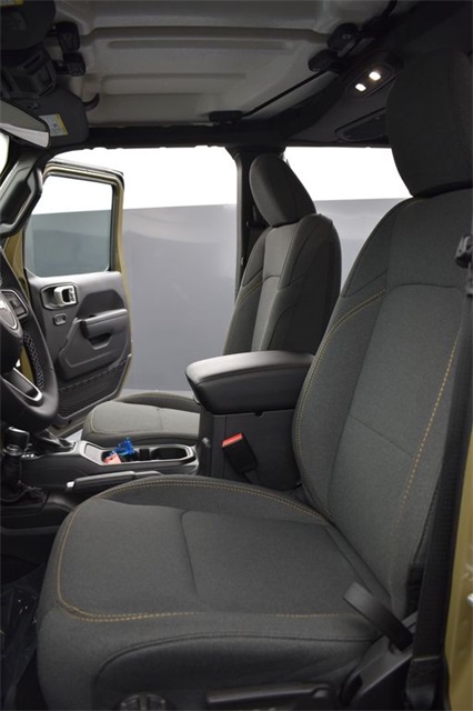 2025 Jeep Wrangler photo 9