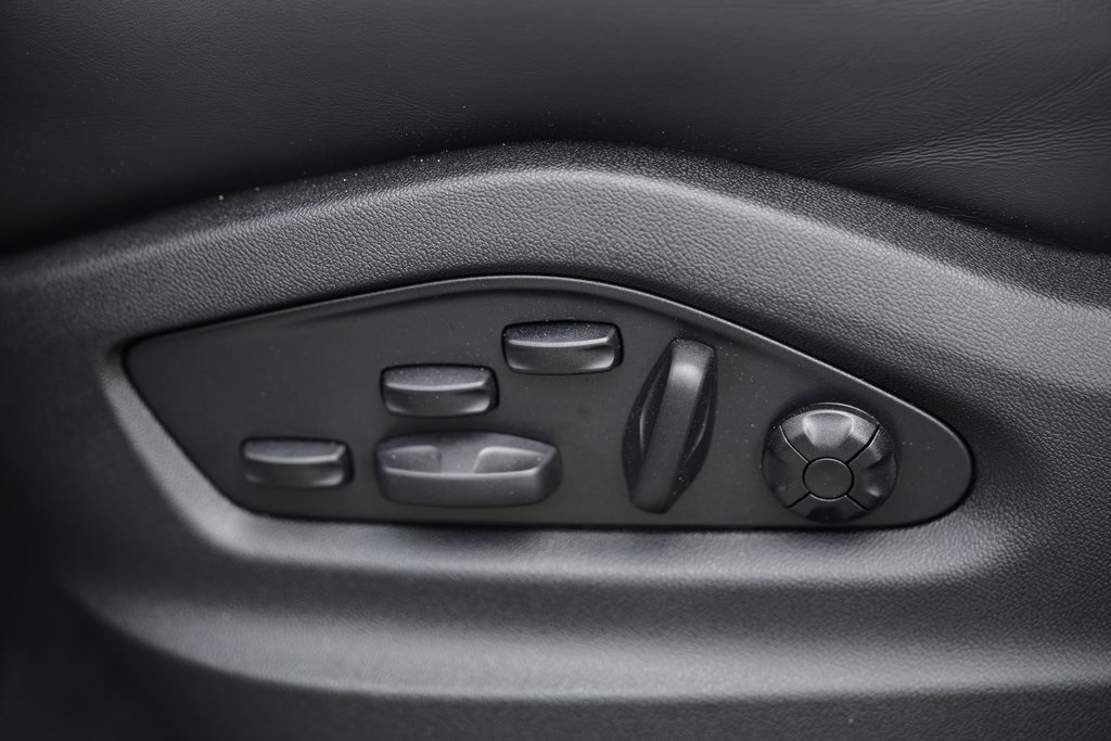 2025 Porsche Cayenne photo 24