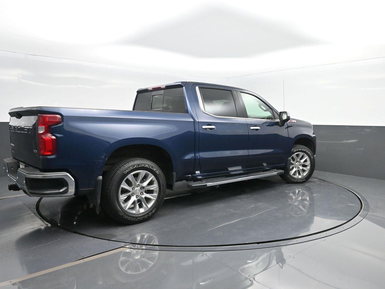 2022 Chevrolet Silverado 1500 LTZ photo 2